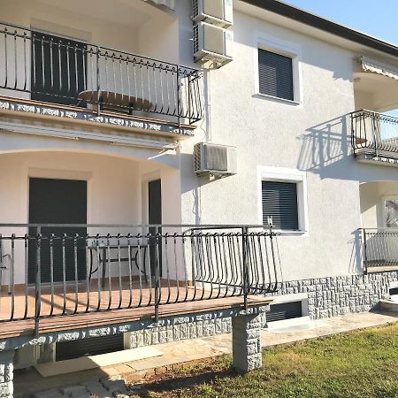 Guesthouse Pejo Пореч Экстерьер фото