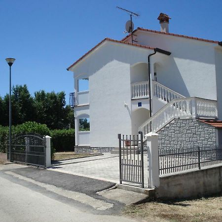 Guesthouse Pejo Пореч Экстерьер фото