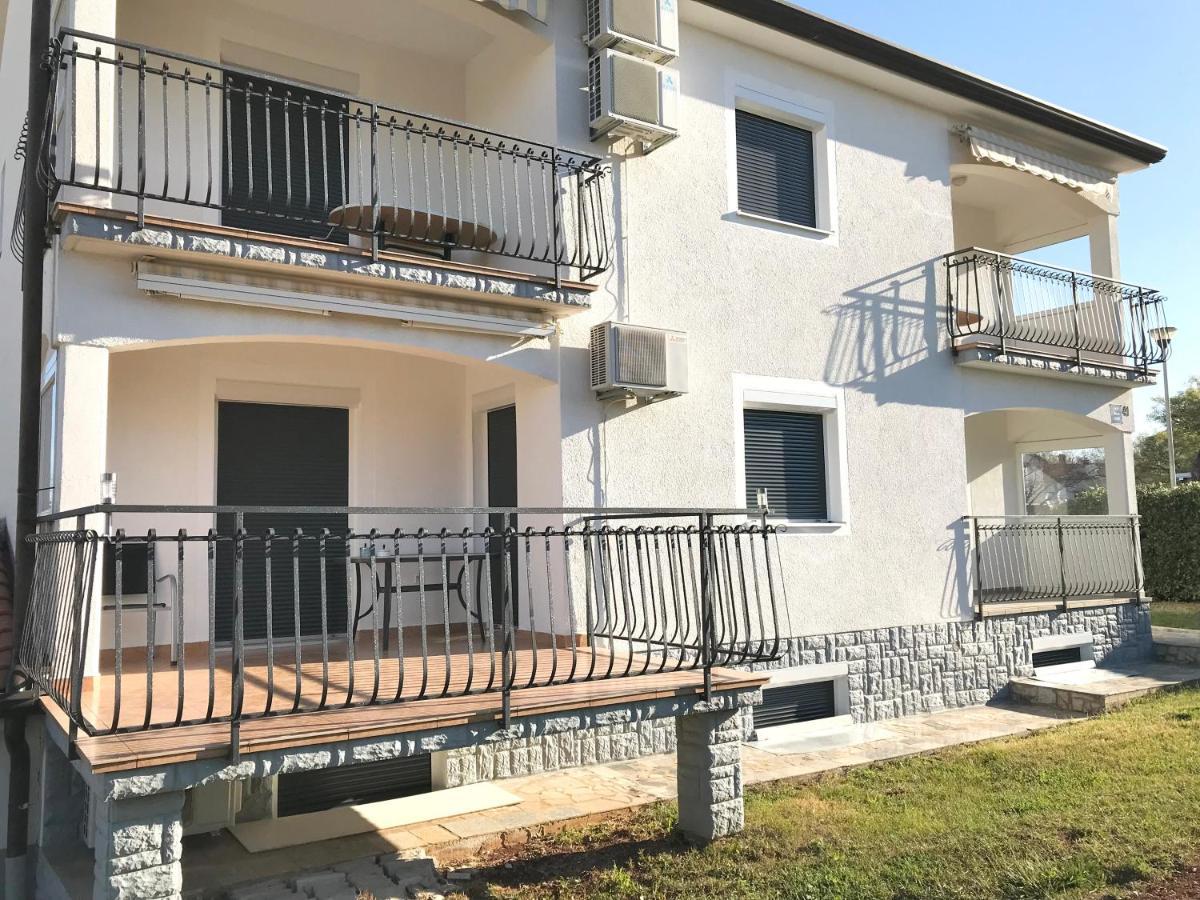 Guesthouse Pejo Пореч Экстерьер фото