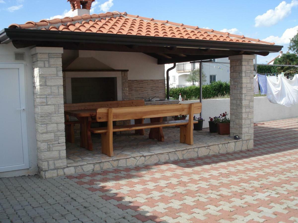 Guesthouse Pejo Пореч Экстерьер фото