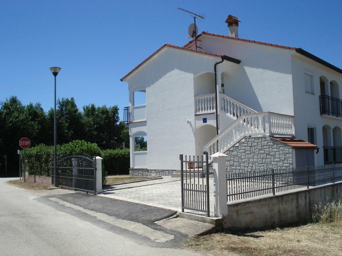 Guesthouse Pejo Пореч Экстерьер фото