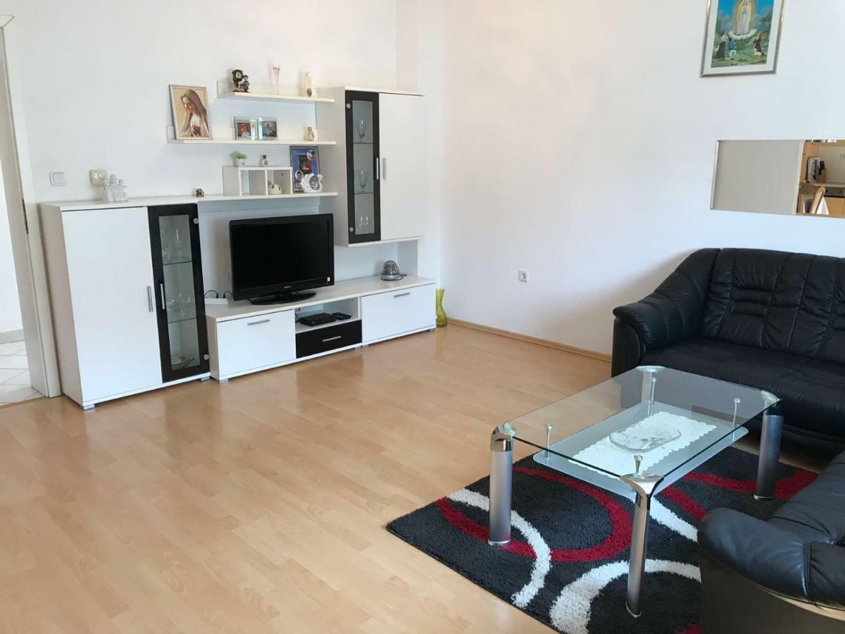 Guesthouse Pejo Пореч Экстерьер фото